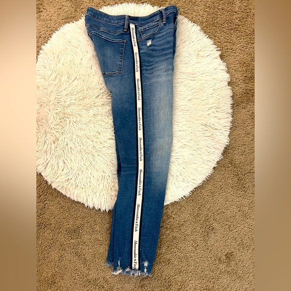 Abercrombie & Fitch Side stripe Logo Jeans, skinny, ankle - Picture 1 of 6